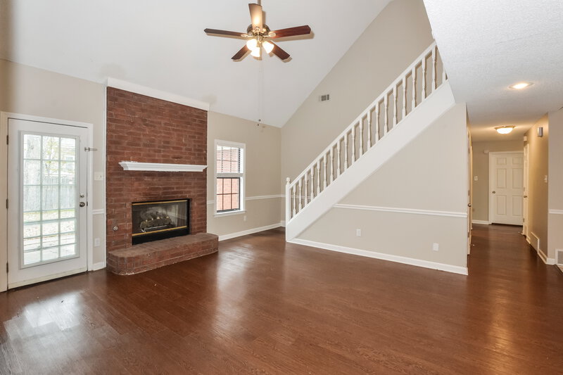 1,915/Mo, 3549 Earlynn Dr Bartlett, TN 38133 Living Room View 2