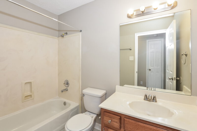 1,915/Mo, 3549 Earlynn Dr Bartlett, TN 38133 Bathroom View