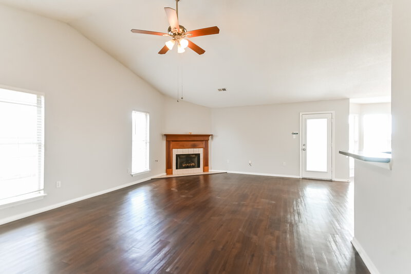 1,655/Mo, 4255 Man Of War Dr Southaven, MS 38671 Living Room View 2