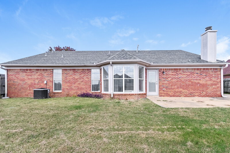 1,655/Mo, 4255 Man Of War Dr Southaven, MS 38671 Rear View