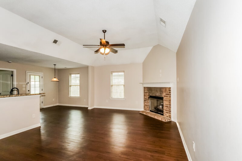 1,860/Mo, 9426 Darren Circle S Cordova, TN 38018 Living Room View