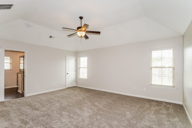 1,860/Mo, 9426 Darren Circle S Cordova, TN 38018 Main Bedroom View
