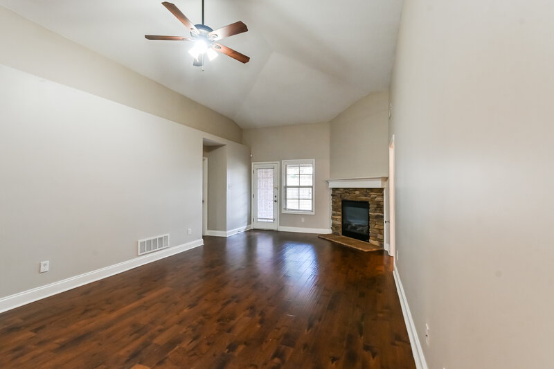 1,930/Mo, 3252 E Hartland Dr Southaven, MS 38672 Living Room View