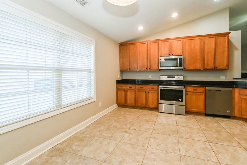 1,930/Mo, 3252 E Hartland Dr Southaven, MS 38672 Kitchen View 2