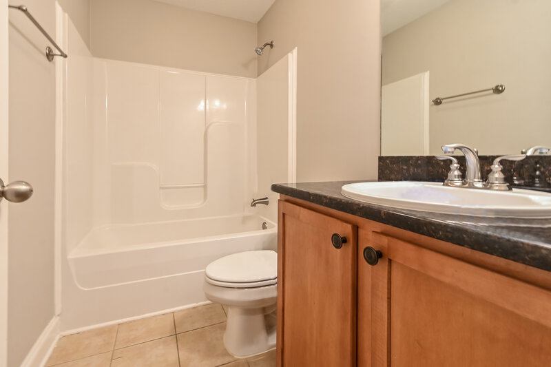 1,930/Mo, 3252 E Hartland Dr Southaven, MS 38672 Bathroom View