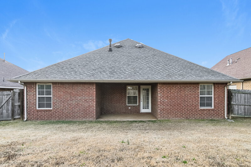 1,930/Mo, 3252 E Hartland Dr Southaven, MS 38672 Rear View