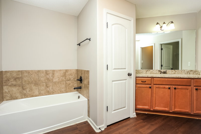 2,810/Mo, 9476 Eckley Pl Cordova, TN 38018 Main Bathroom View
