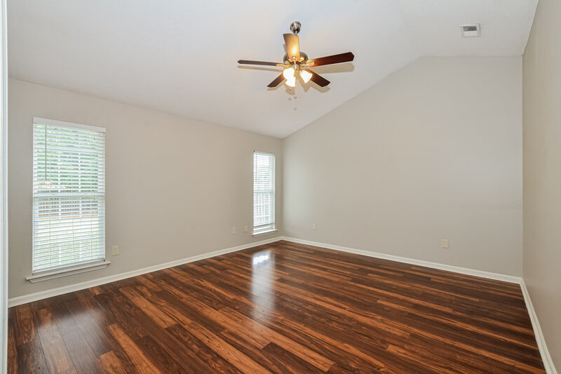 2,400/Mo, 1813 Cherry Creek Dr Southaven, MS 38671 Main Bedroom View
