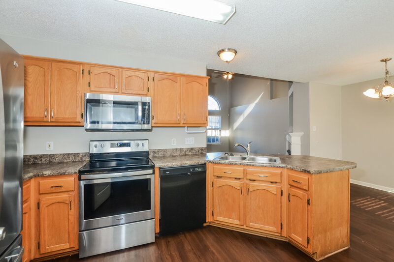 1,810/Mo, 9761 W Dogwood Court Olive Branch, MS 38654 Kitchen View 2