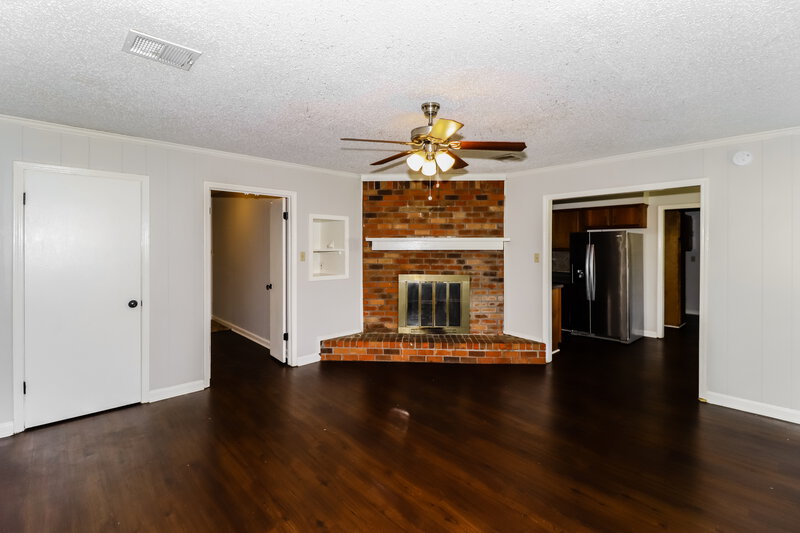 1,625/Mo, 7254 Bramble Ln Walls, MS 38680 Living Room View