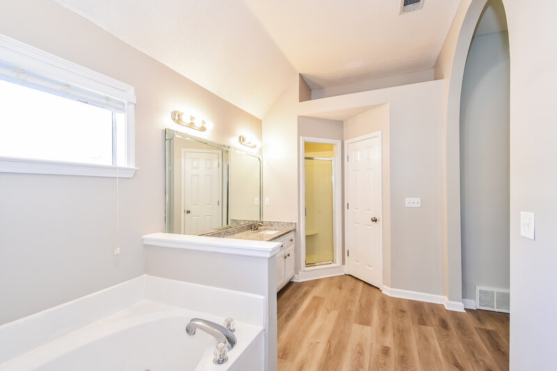 2,230/Mo, 7730 Shadow Fork Ln Arlington, TN 38002 Main Bathroom View