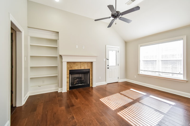 1,675/Mo, 3080 Magnolia Dr Hernando, MS 38632 Living Room View 2