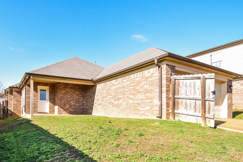 1,675/Mo, 3080 Magnolia Dr Hernando, MS 38632 Rear View