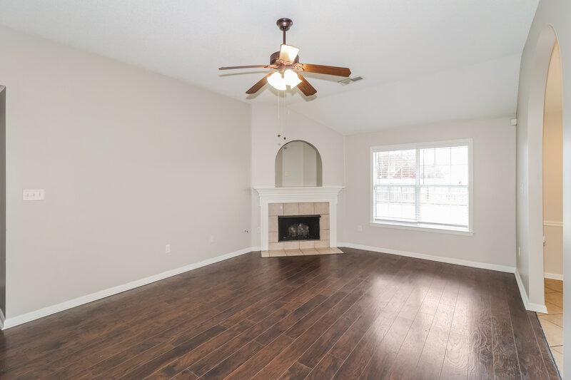 2,065/Mo, 13078 Braybourne Pkwy Olive Branch, MS 38654 Living Room View