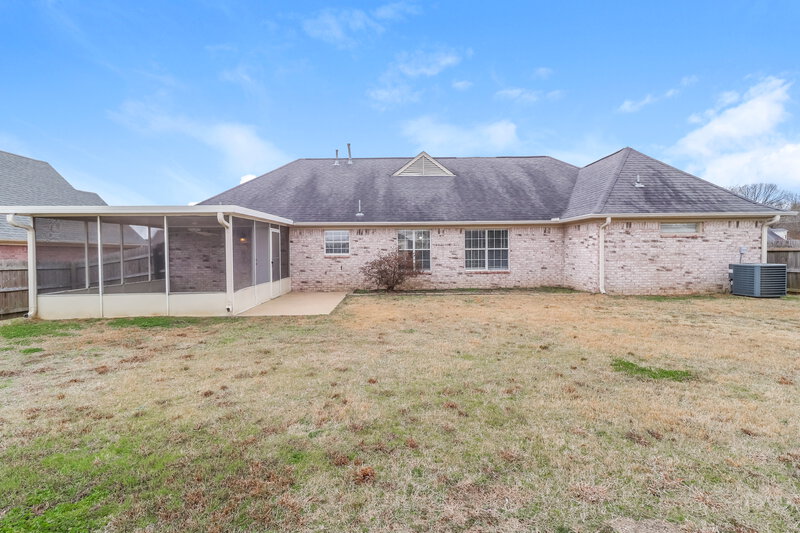 2,065/Mo, 13078 Braybourne Pkwy Olive Branch, MS 38654 Rear View