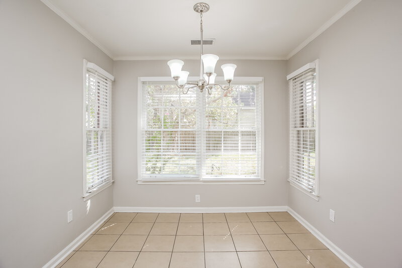 1,735/Mo, 8159 N Creekside Cir Memphis, TN 38016 Breakfast Nook View