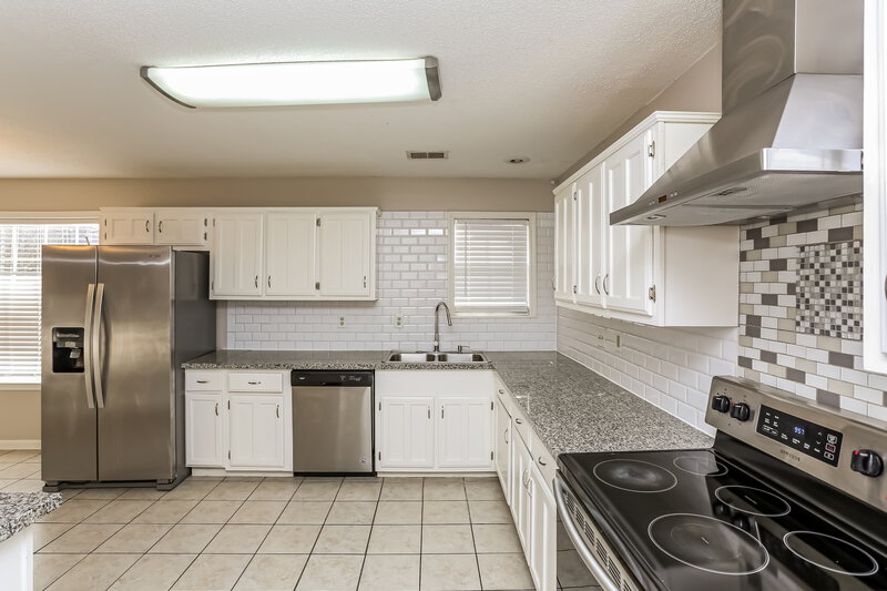 3,230/Mo, 2729 Fletcher Crest Cv Cordova, TN 38016 Kitchen View 2