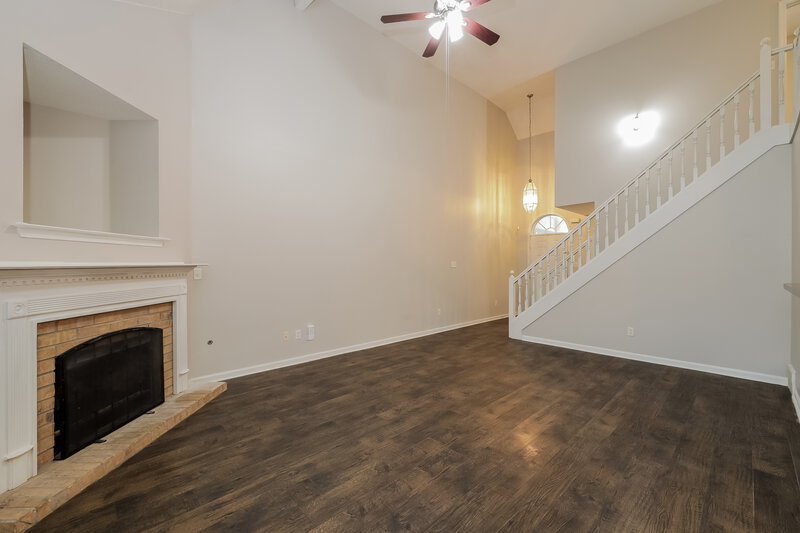 2,470/Mo, 375 Dogwood Springs Dr Oakland, TN 38060 Living Room View 2