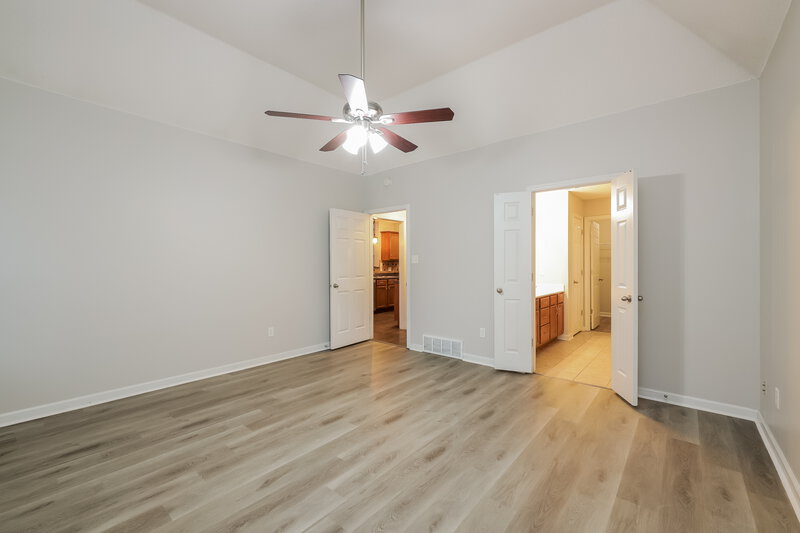 2,470/Mo, 375 Dogwood Springs Dr Oakland, TN 38060 Main Bedroom View 2