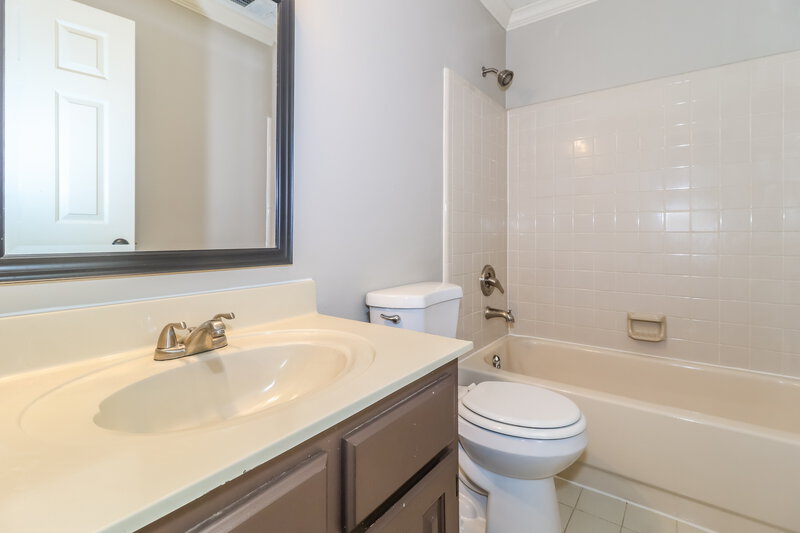 2,370/Mo, 472 Sanga Cir E Cordova, TN 38018 Bathroom View