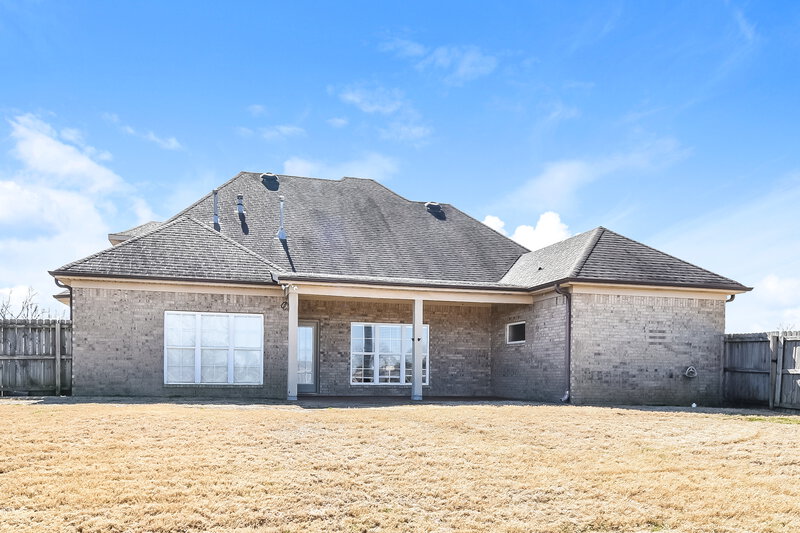 2,725/Mo, 2140 Redbud Cove Southaven, MS 38672 Rear View
