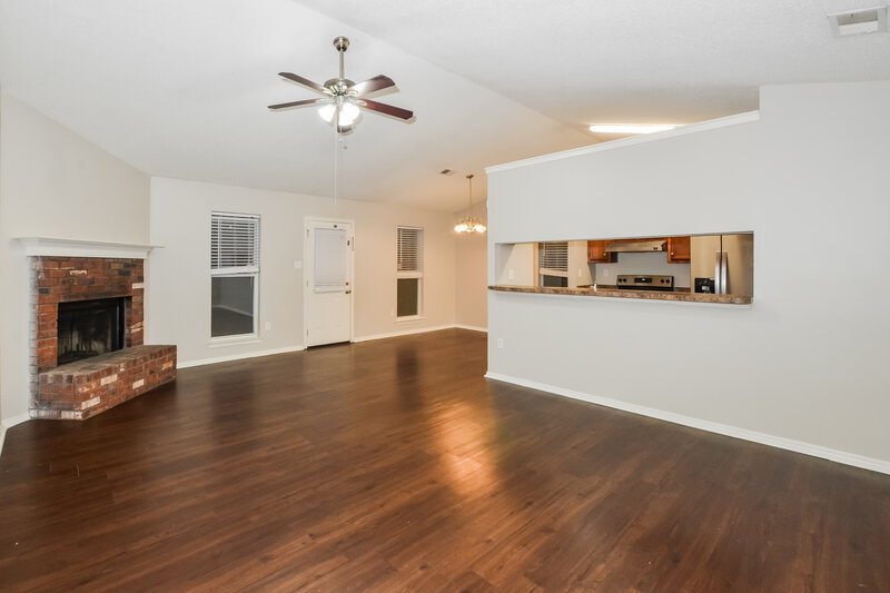 1,575/Mo, 10102 Williford Dr Olive Branch, MS 38654 Living Room View