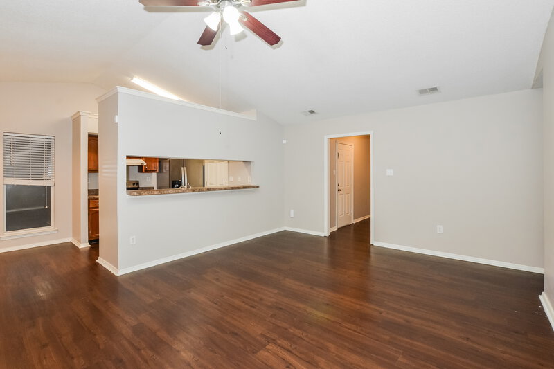 1,575/Mo, 10102 Williford Dr Olive Branch, MS 38654 Living Room View 4