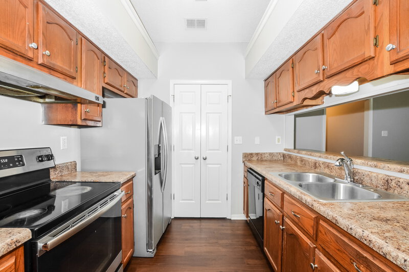 1,575/Mo, 10102 Williford Dr Olive Branch, MS 38654 Kitchen View