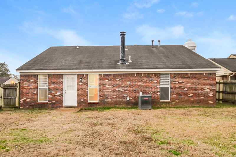 1,575/Mo, 10102 Williford Dr Olive Branch, MS 38654 Rear View