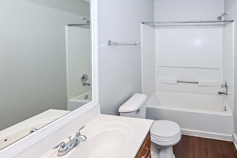 1,720/Mo, 6618 Kimberly Dr Olive Branch, MS 38654 Bathroom View 2