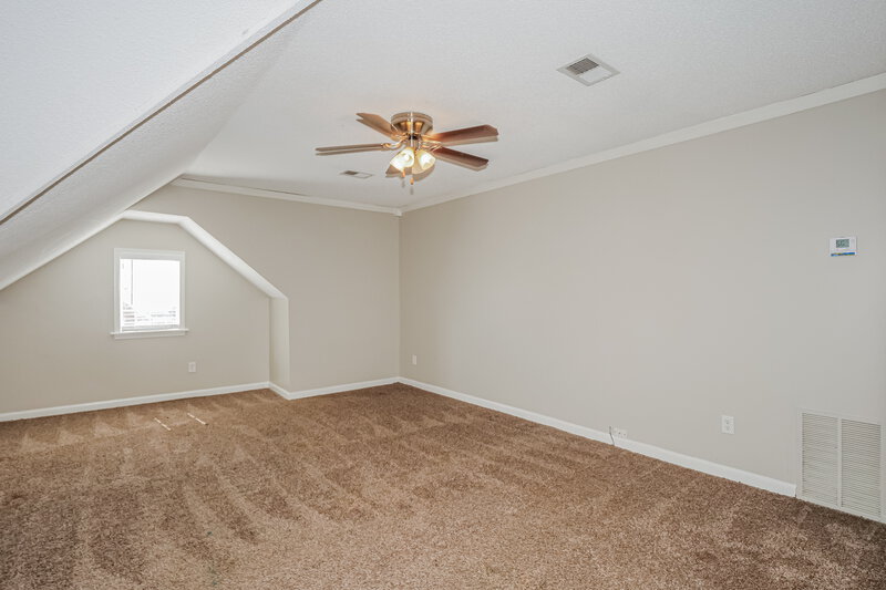 2,035/Mo, 1118 Greenwich Dr Hernando, MS 38632 Bonus Room View