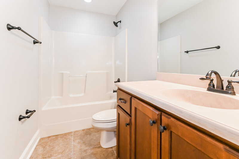 2,095/Mo, 4737 W Petite Loop Olive Branch, MS 38654 Bathroom View