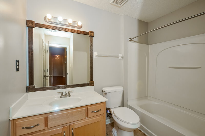 1,985/Mo, 7076 Maple Grove Rd Olive Branch, MS 38654 Bathroom View