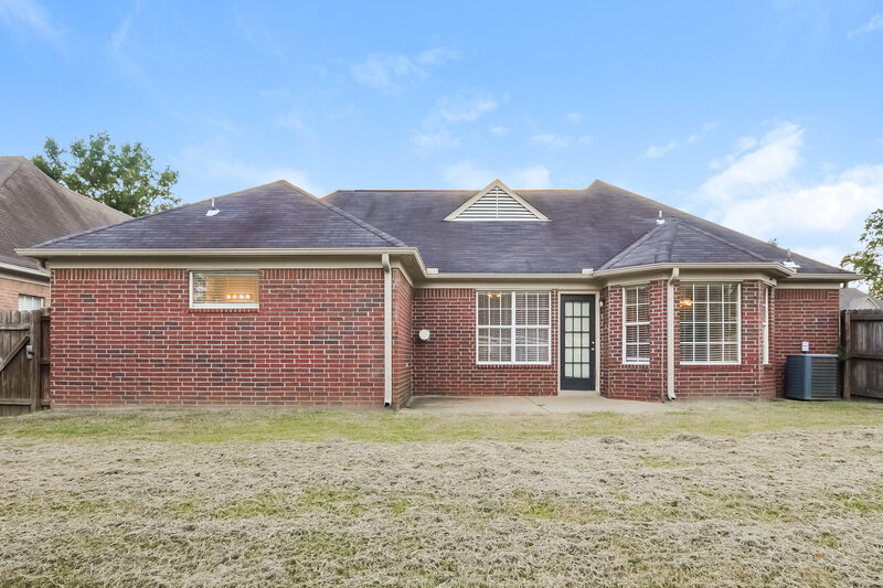1,985/Mo, 7076 Maple Grove Rd Olive Branch, MS 38654 Rear View