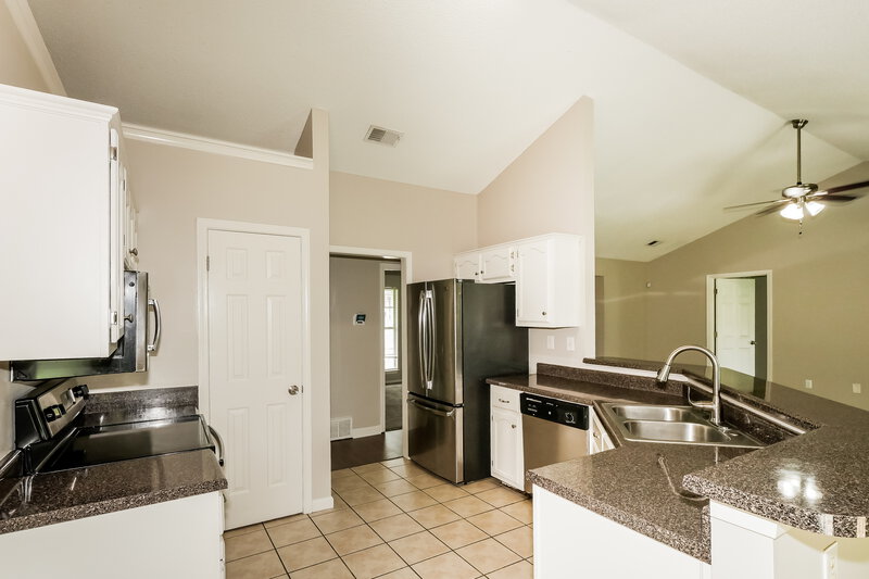 1,705/Mo, 7202 Brenwood Drive Horn Lake, MS 38637 Kitchen View