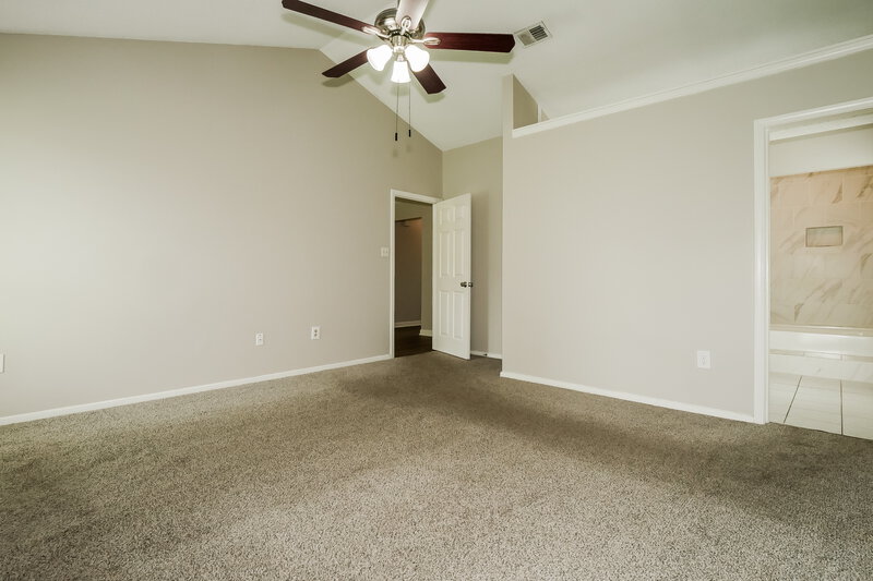 1,705/Mo, 7202 Brenwood Drive Horn Lake, MS 38637 Main Bedroom View 2