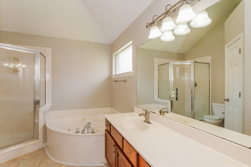 1,835/Mo, 9714 Java Cv Memphis, TN 38002 Main Bathroom View