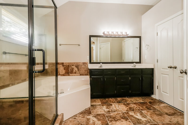 2,005/Mo, 6391 Braybourne Main Olive Branch, MS 38654 Main Bathroom View