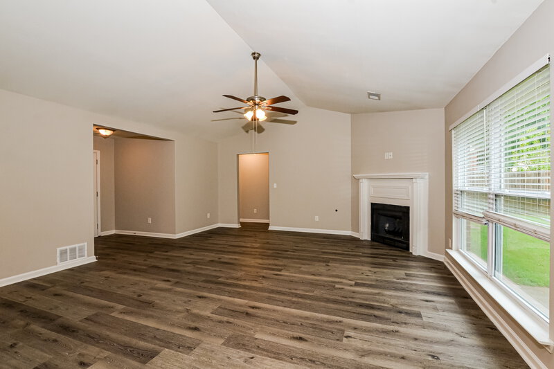 2,195/Mo, 13183 Sandbourne S Olive Branch, MS 38654 Living Room View