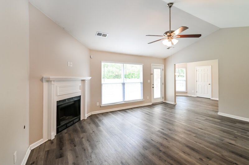 2,360/Mo, 13183 Sandbourne S Olive Branch, MS 38654 Living Room View 3