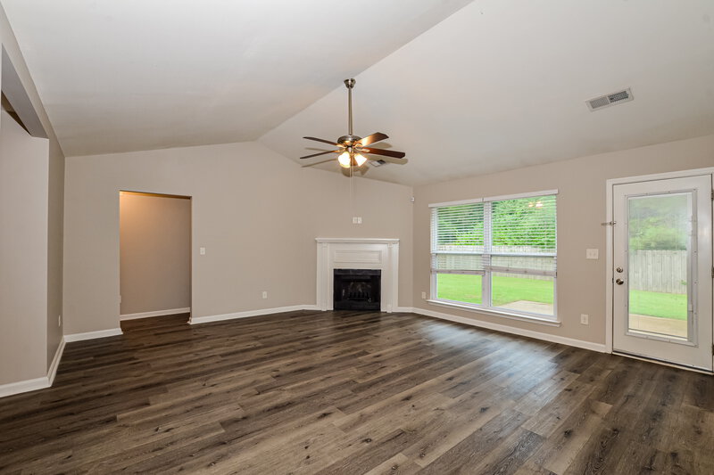 2,195/Mo, 13183 Sandbourne S Olive Branch, MS 38654 Living Room View 3