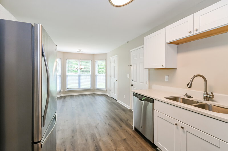 2,360/Mo, 13183 Sandbourne S Olive Branch, MS 38654 Kitchen View 2