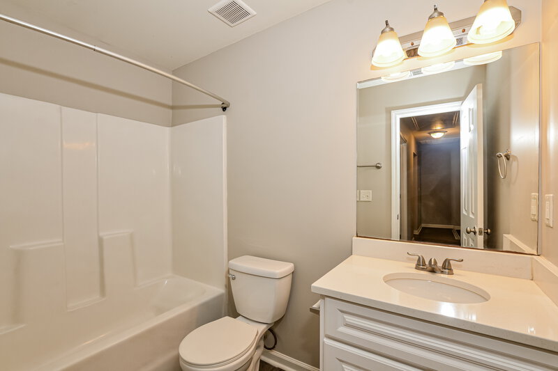 2,195/Mo, 13183 Sandbourne S Olive Branch, MS 38654 Bathroom View