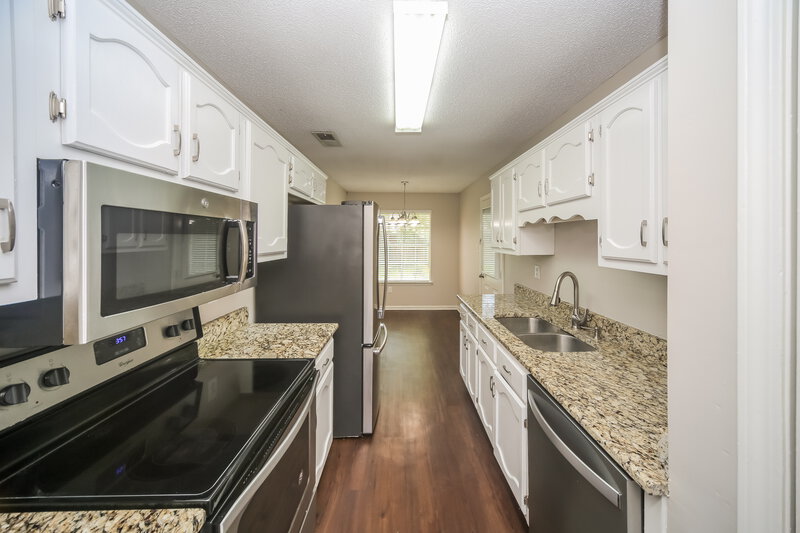 1,860/Mo, 8057 Sundown Ln Bartlett, TN 38133 Kitchen View 2
