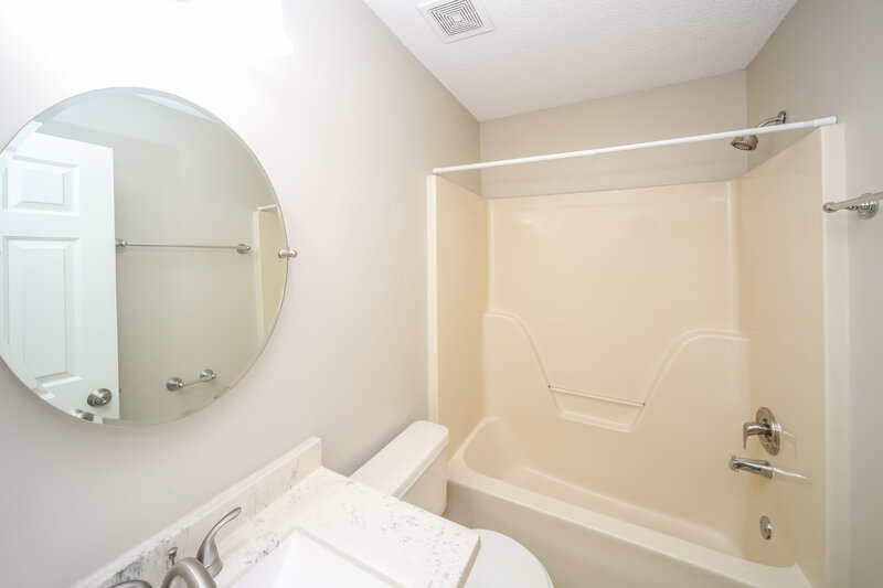 1,860/Mo, 8057 Sundown Ln Bartlett, TN 38133 Bathroom View