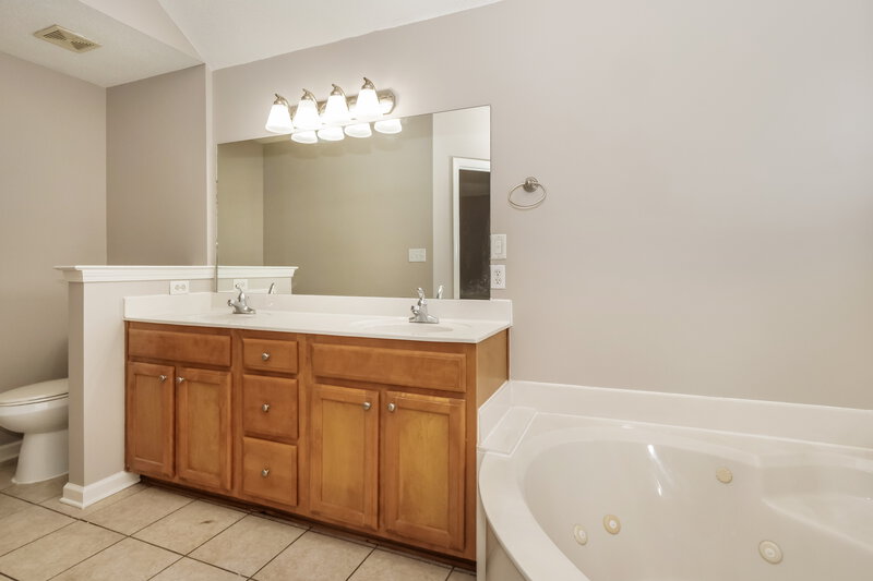 1,945/Mo, 115 Mossy Springs Dr Oakland, TN 38060 Main Bathroom View