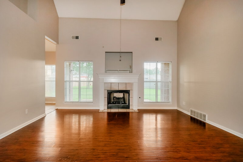 2,270/Mo, 5820 Lillian Bend Dr Arlington, TN 38002 Living Room View
