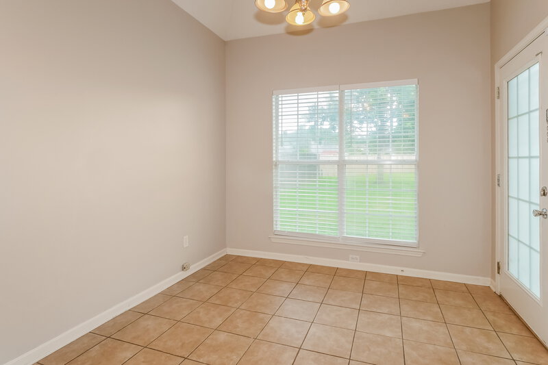 2,270/Mo, 5820 Lillian Bend Dr Arlington, TN 38002 Breakfast Nook View