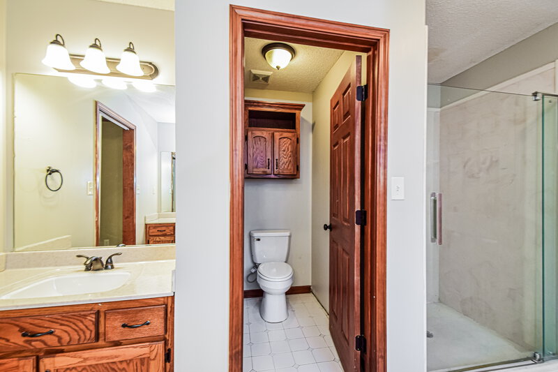 1,840/Mo, 7182 Golden Oaks Loop E Southaven, MS 38671 Main Bathroom View