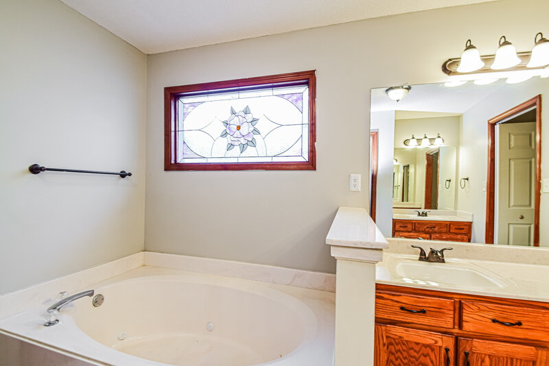 1,840/Mo, 7182 Golden Oaks Loop E Southaven, MS 38671 Main Bathroom View 2
